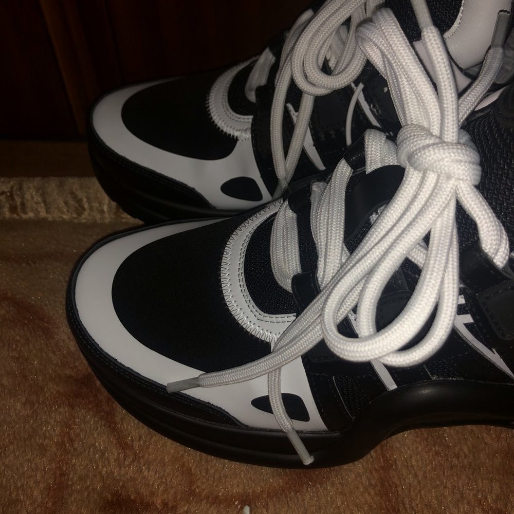 louis vuttion archlight sneaker - Picture 2 of 5